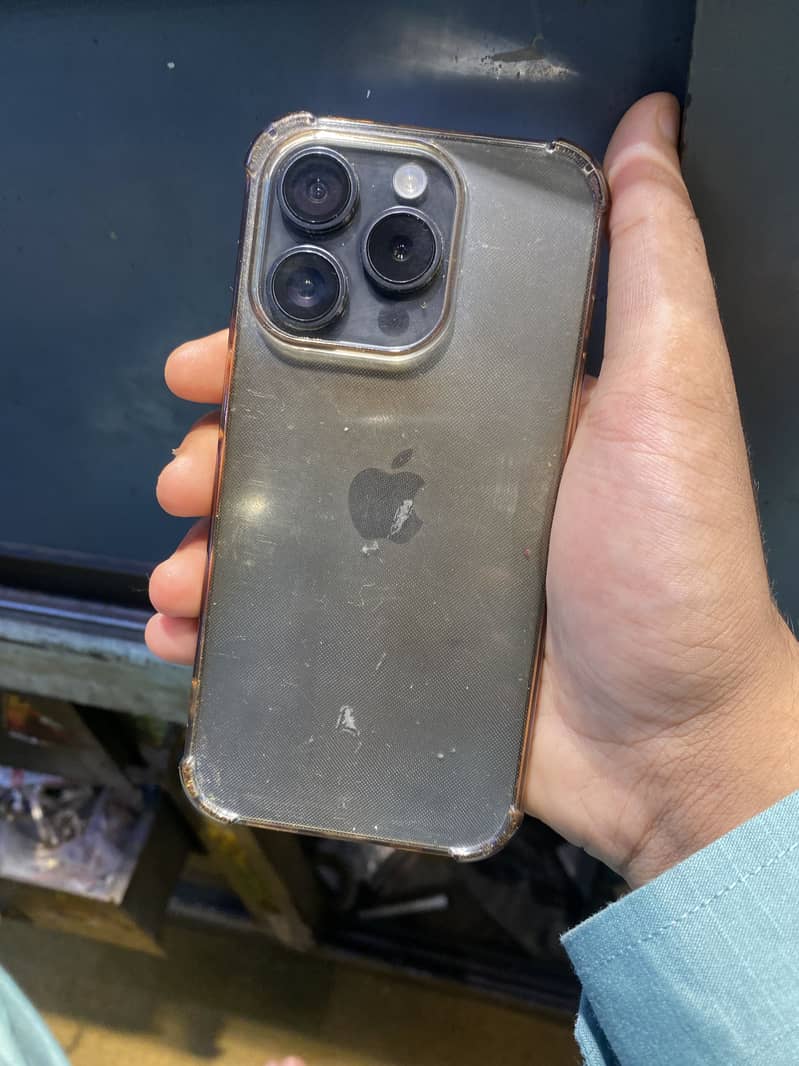Apple iPhone 15 Pro 0