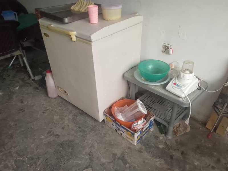 ایک عدد ریفریشمنٹ سیٹ اپ فار سیل 3