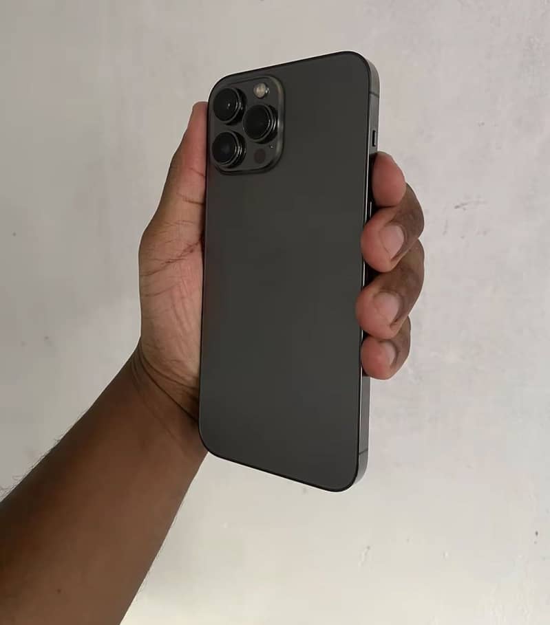 Apple iPhone 13 Pro Max 3