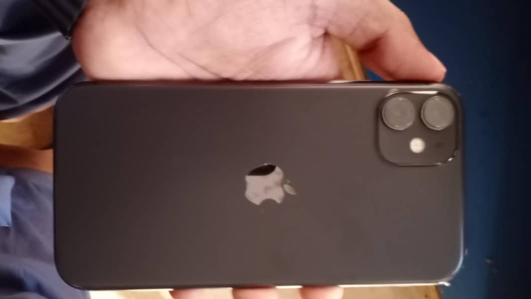 Apple iPhone 11 3