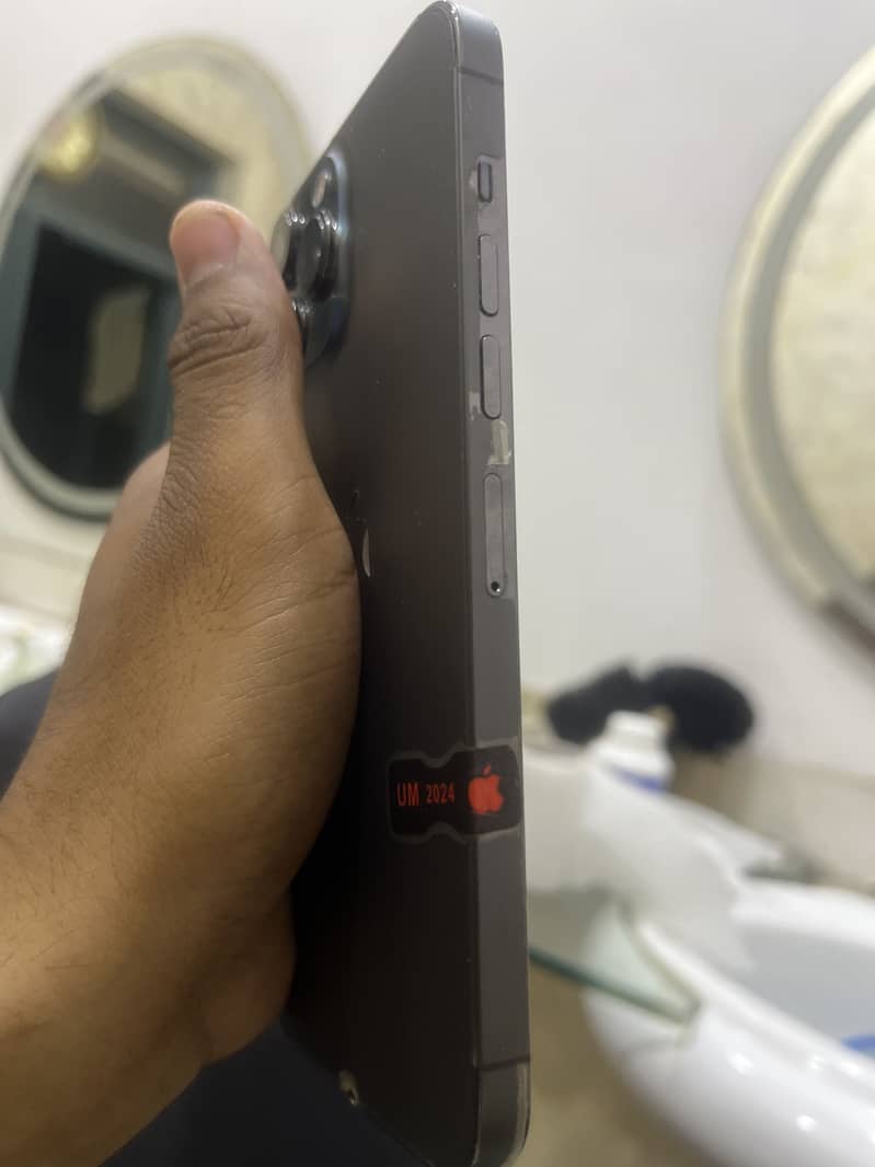 Apple iPhone 13 Pro Max 2
