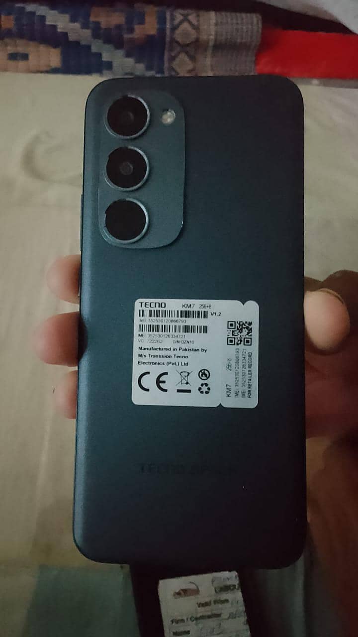 Tecno CAMON 40 Pro 0