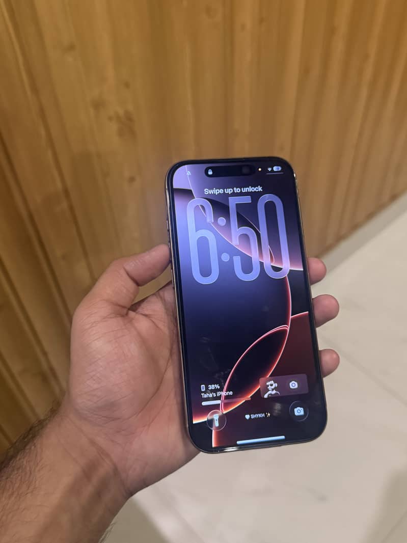 Apple iPhone 16 Pro 4