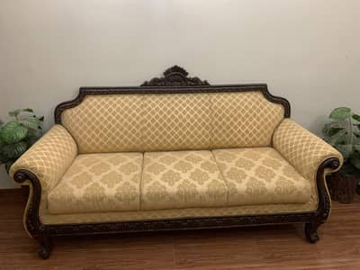 5-Seater Wooden Sofa Set for Sale – Demand Rs. 60,000