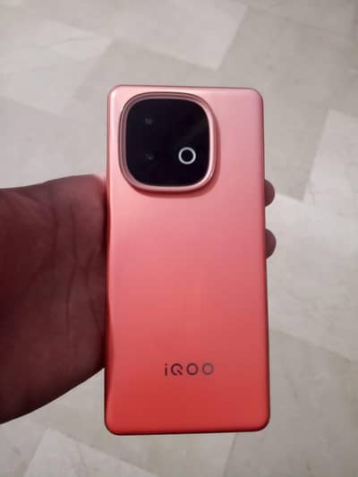 Vivo iQOO