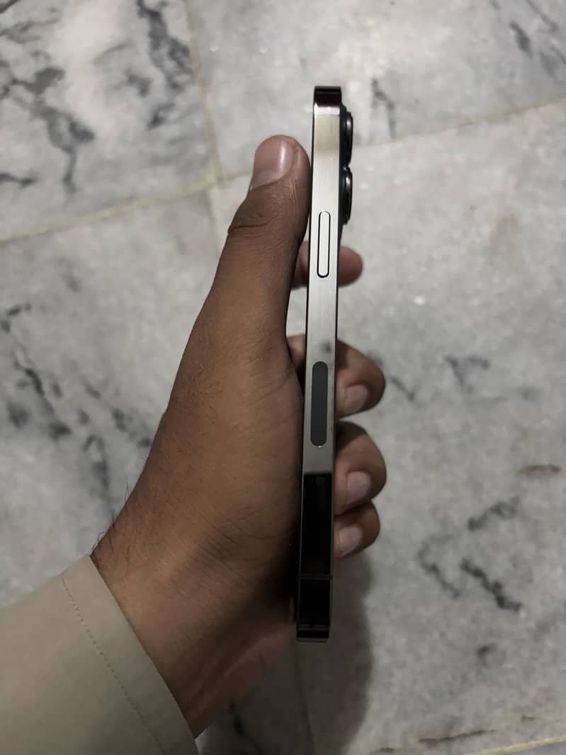 Apple iPhone 13 Pro 1