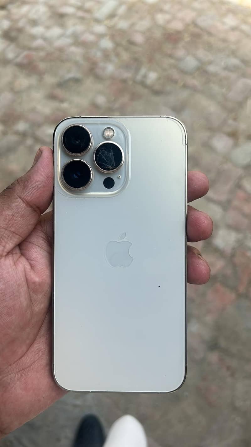 Apple iPhone 13 Pro Max 4