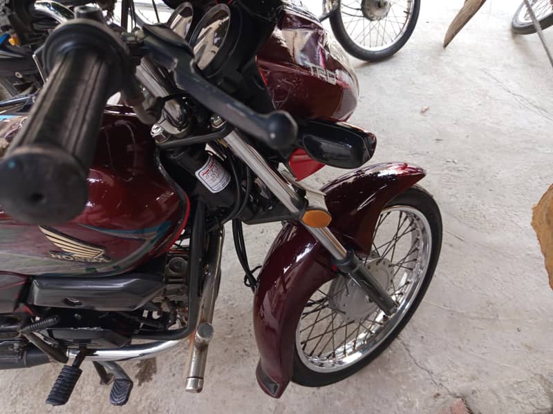 Honda prioder 100 cc 4