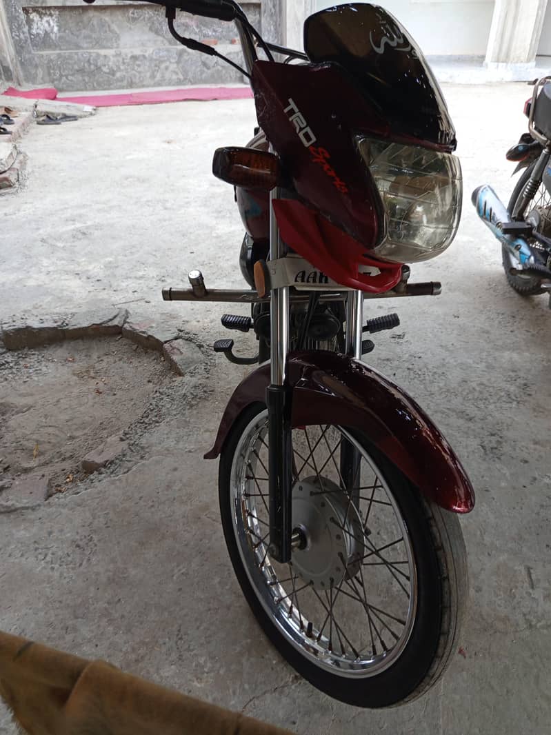 Honda prioder 100 cc 5