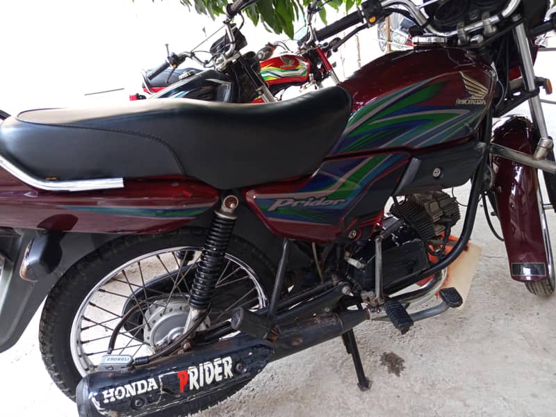 Honda prioder 100 cc 6