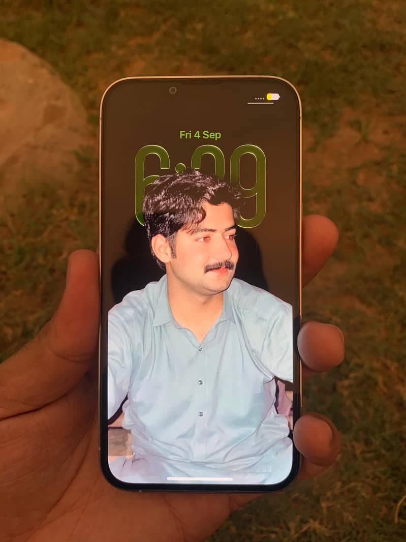 Apple iPhone 13 Pro 3