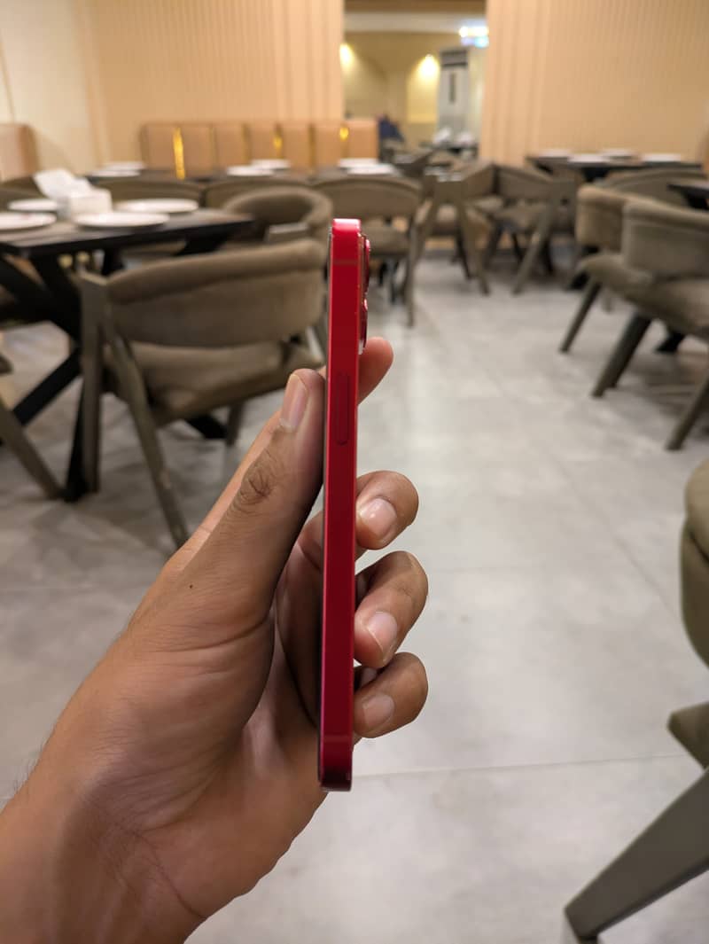 Apple iPhone 13 6
