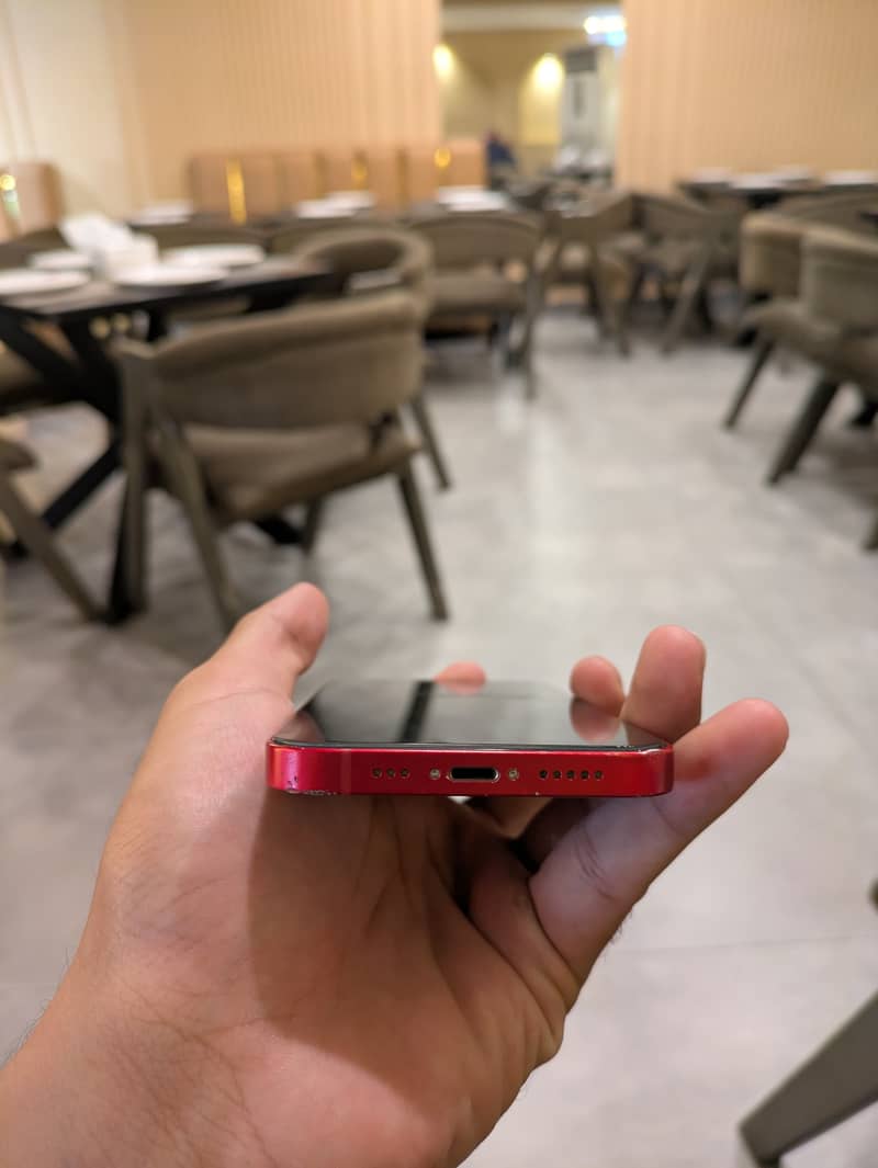 Apple iPhone 13 7