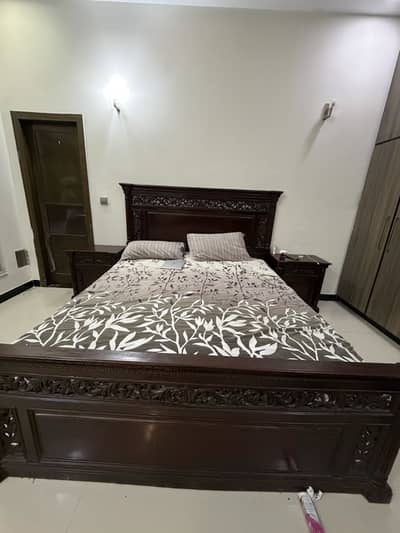 Heavy Wooden King Bed Set with Dressing & Side Tables