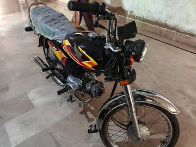 CD 70 pakki 2026 hai 2000 km use bilkul New hai