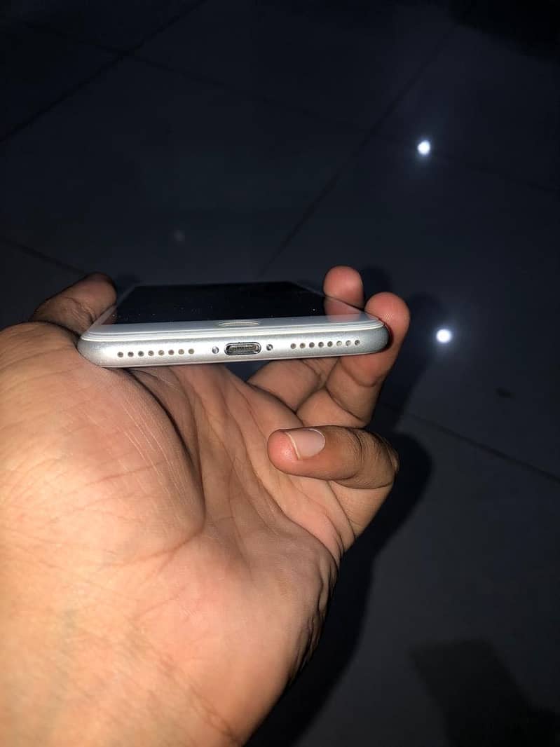 Apple iPhone 8 Plus 2