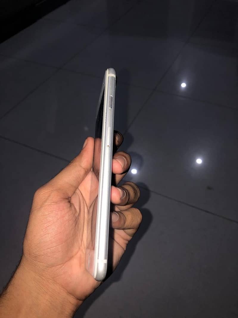 Apple iPhone 8 Plus 3