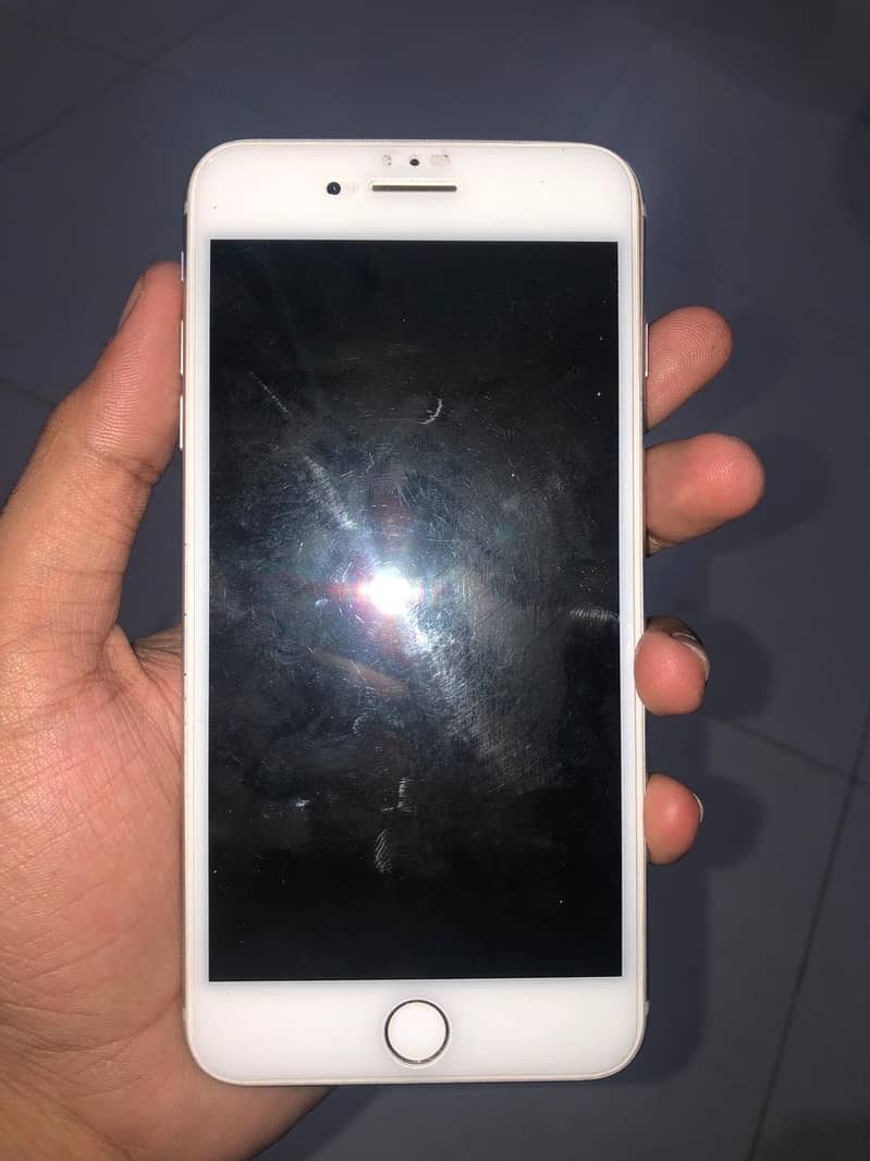 Apple iPhone 8 Plus 4