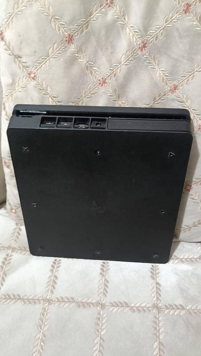 PS4 slim 2