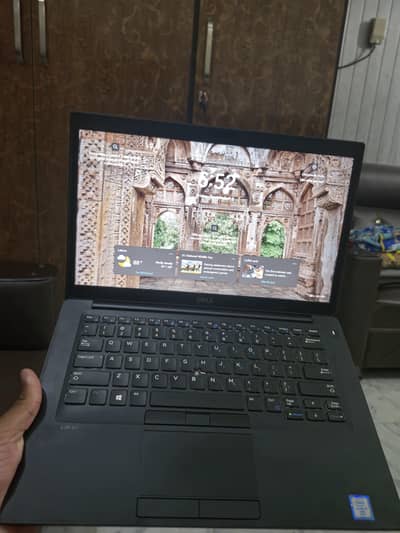 Dell Laptop 7480 8 gb / 256 gb