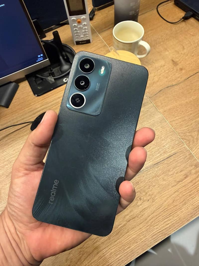 Realme C71 3
