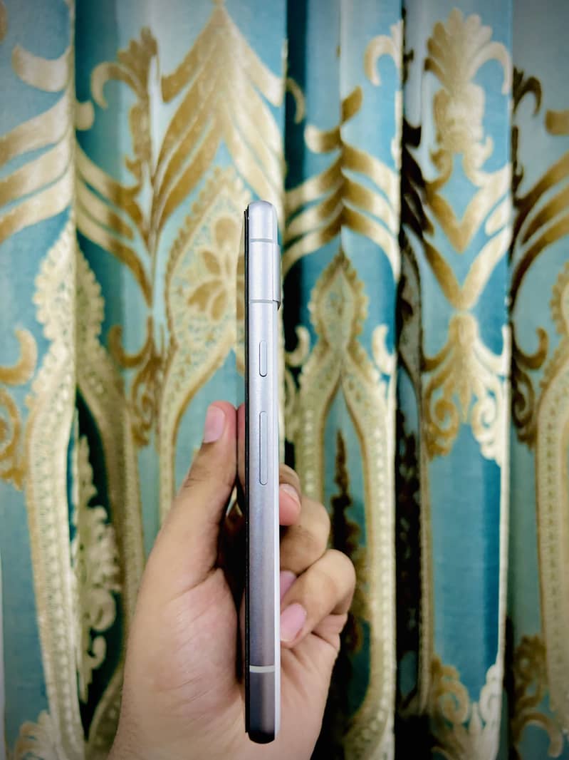 Google Pixel 7a 4