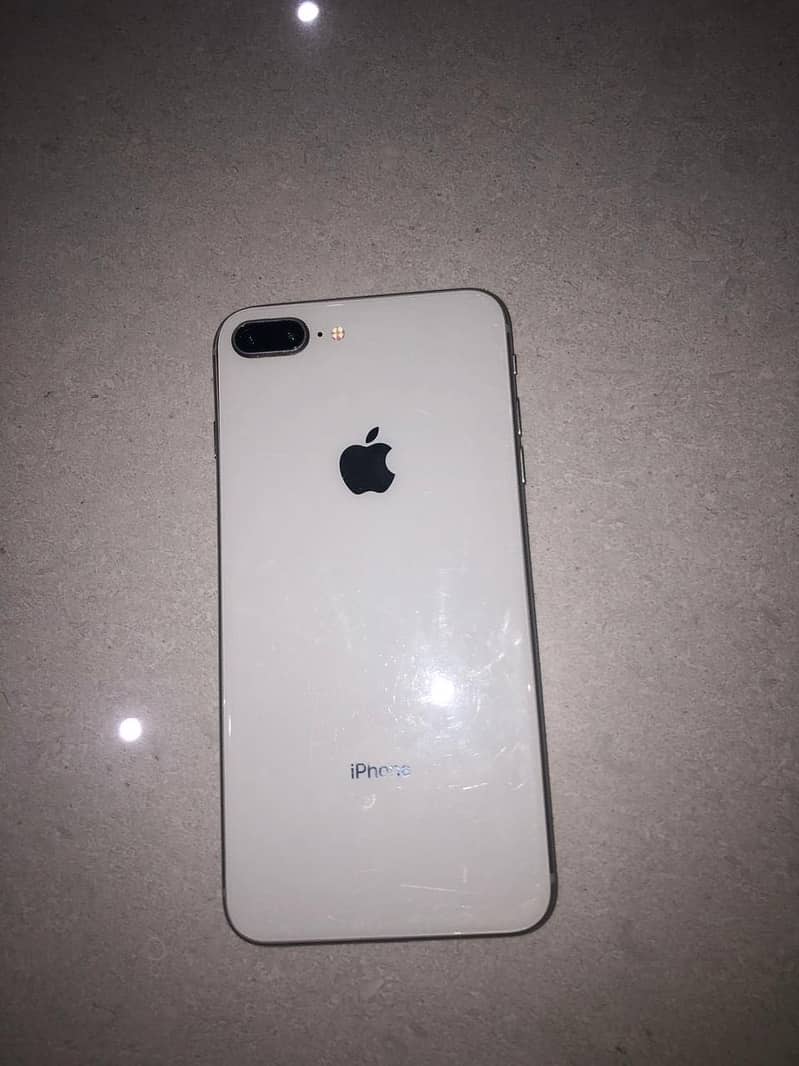 Apple iPhone 8 Plus 1