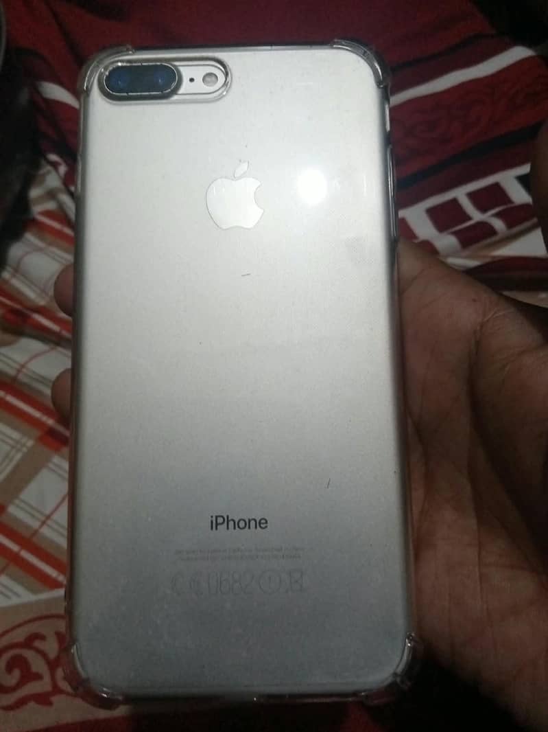 Apple iPhone 7 Plus 2