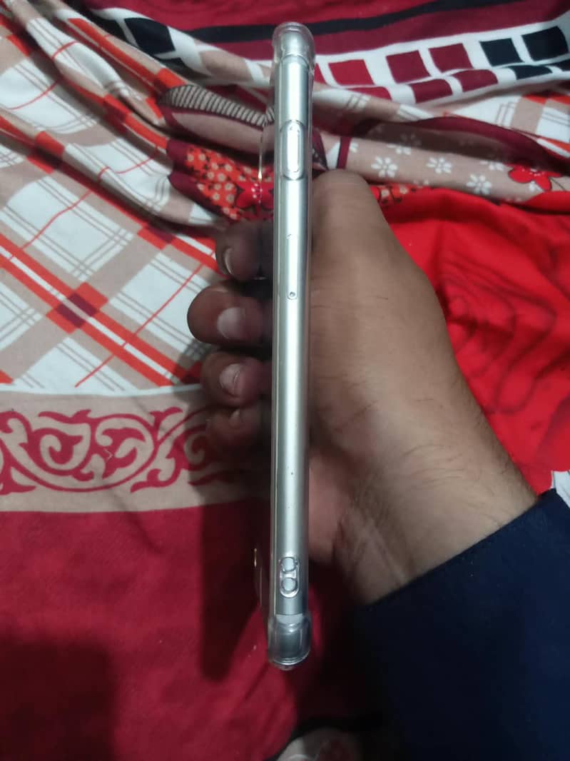 Apple iPhone 7 Plus 4