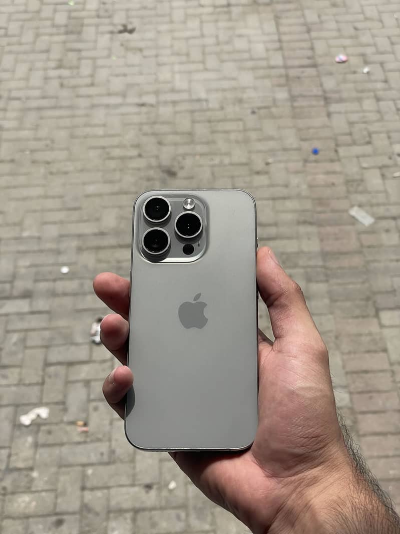Apple iPhone 15 Pro 0