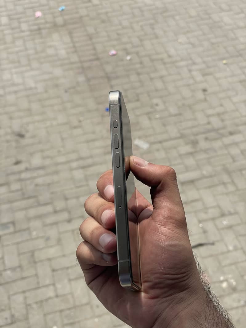 Apple iPhone 15 Pro 1