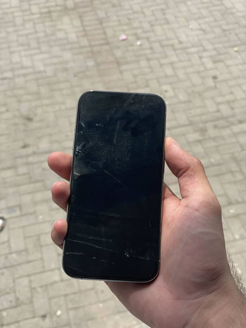 Apple iPhone 15 Pro 3