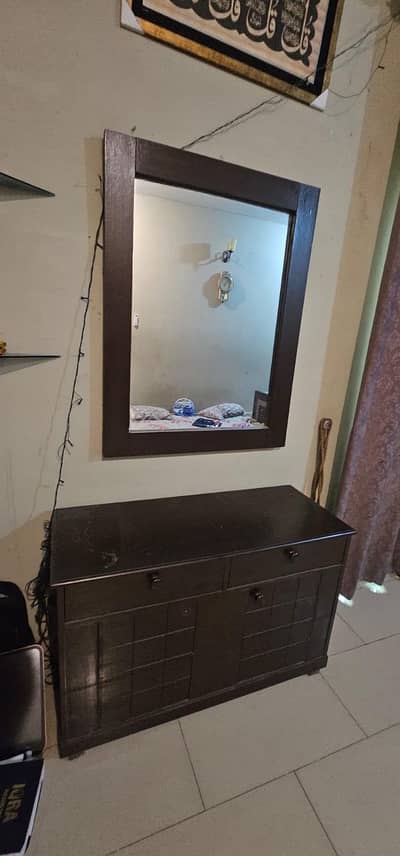 dressing table for sale in good condition