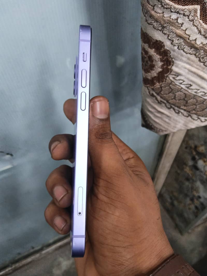 Apple iPhone 12 1