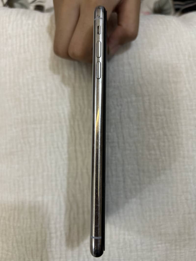 Apple iPhone XS Max 2