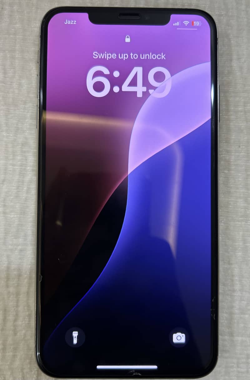Apple iPhone XS Max 3