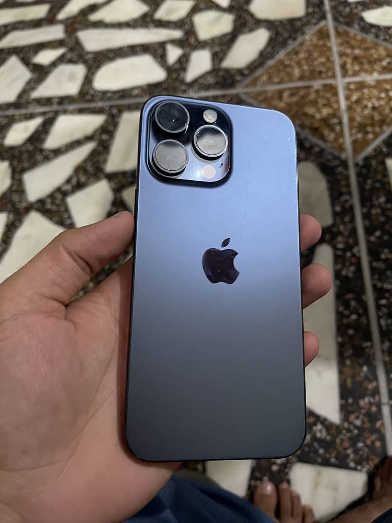 Apple iPhone 15 Pro Max 0