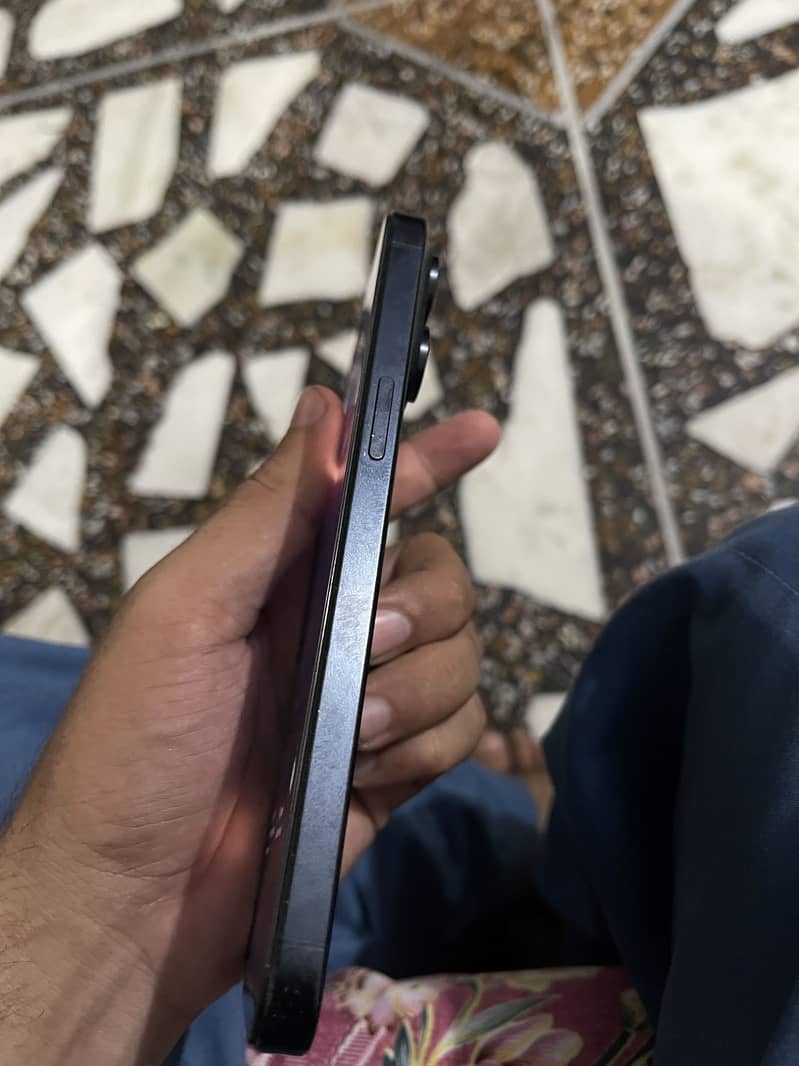 Apple iPhone 15 Pro Max 8