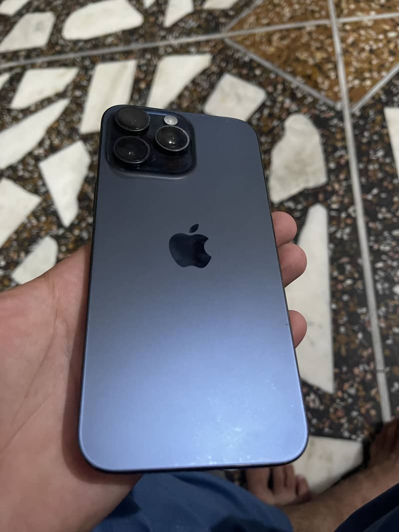 Apple iPhone 15 Pro Max 10