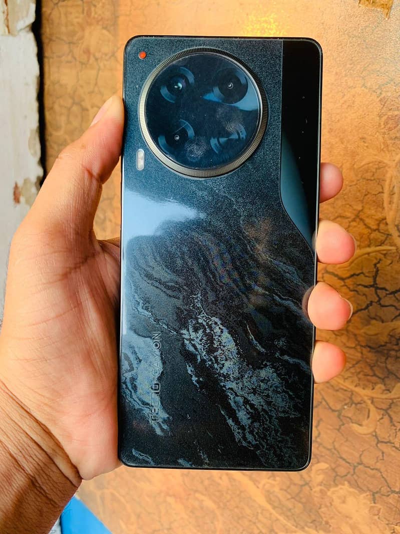 Tecno CAMON 30 5