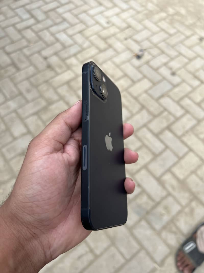Apple iPhone 13 1