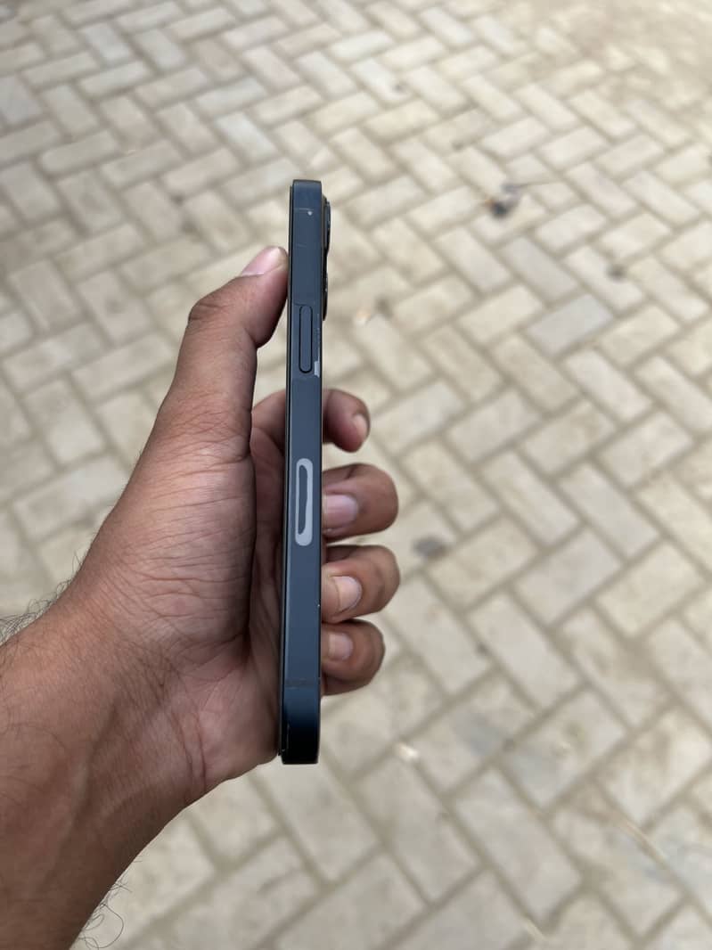Apple iPhone 13 6