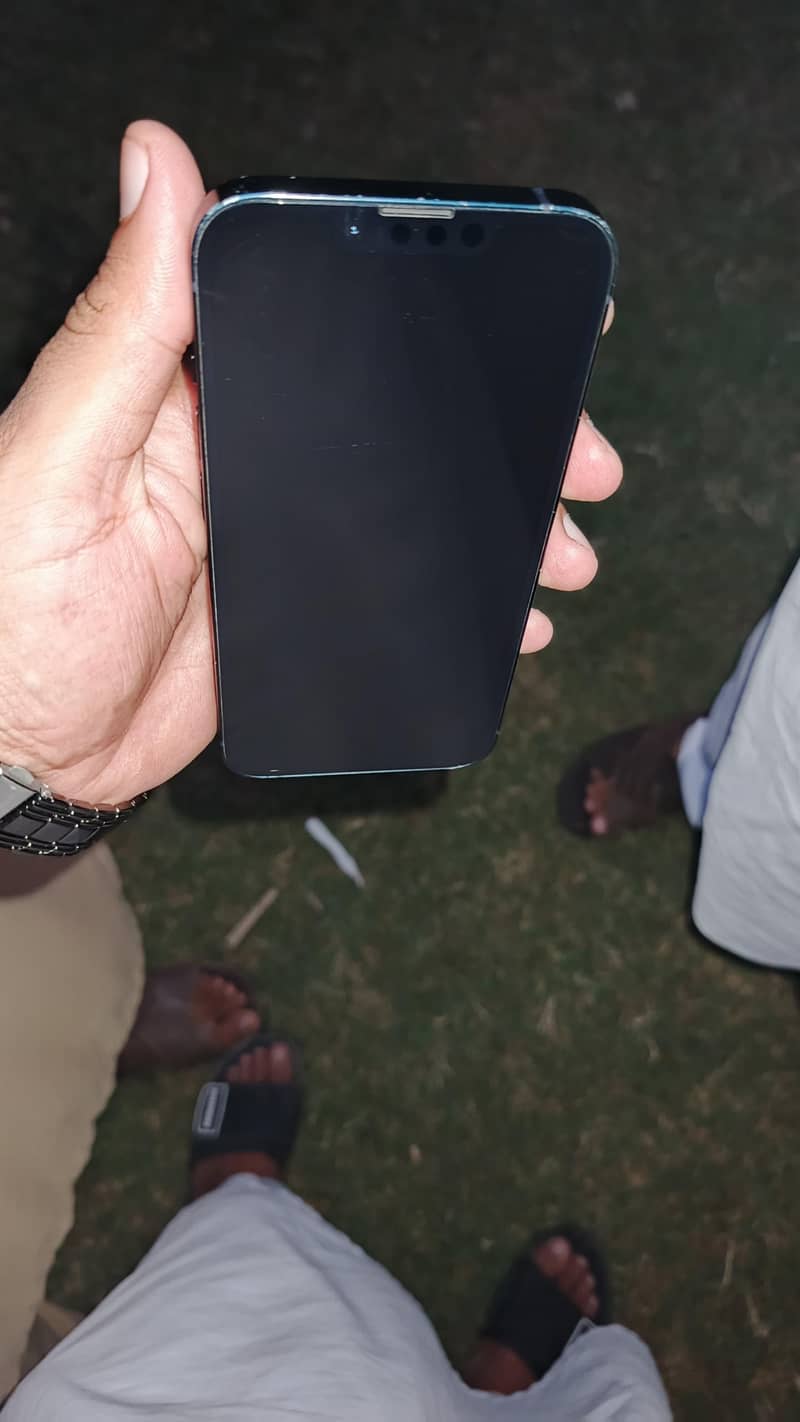 Apple iPhone 14 3