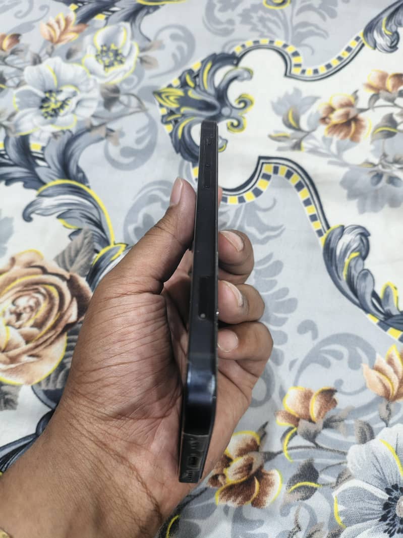 Apple iPhone 12 2