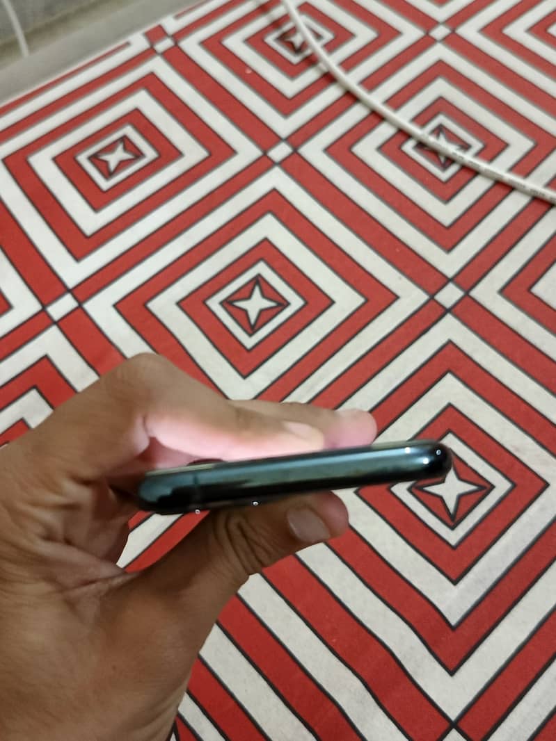 Apple iPhone 11 Pro 3