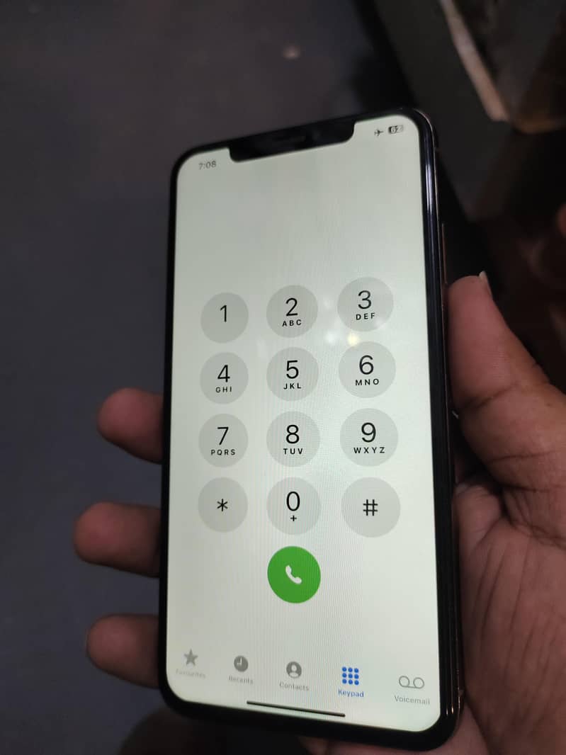 Apple iPhone XS Max 3