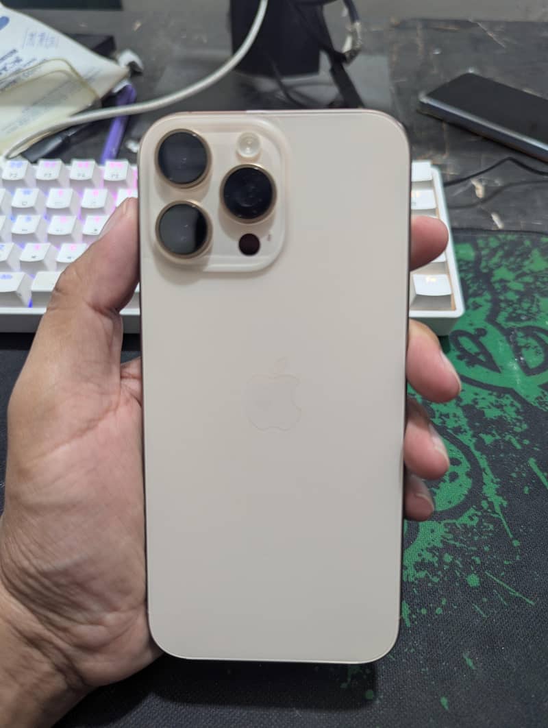 Apple iPhone 16 Pro Max 1