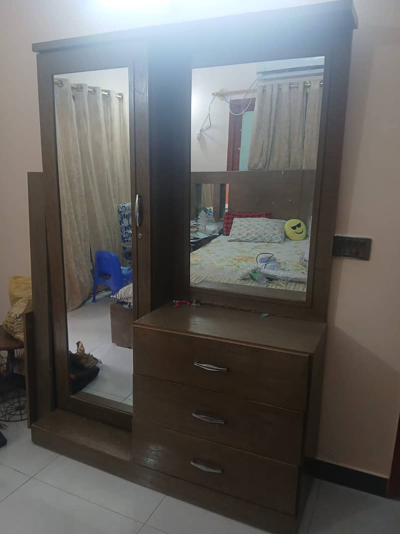 Wooden dressing table 0