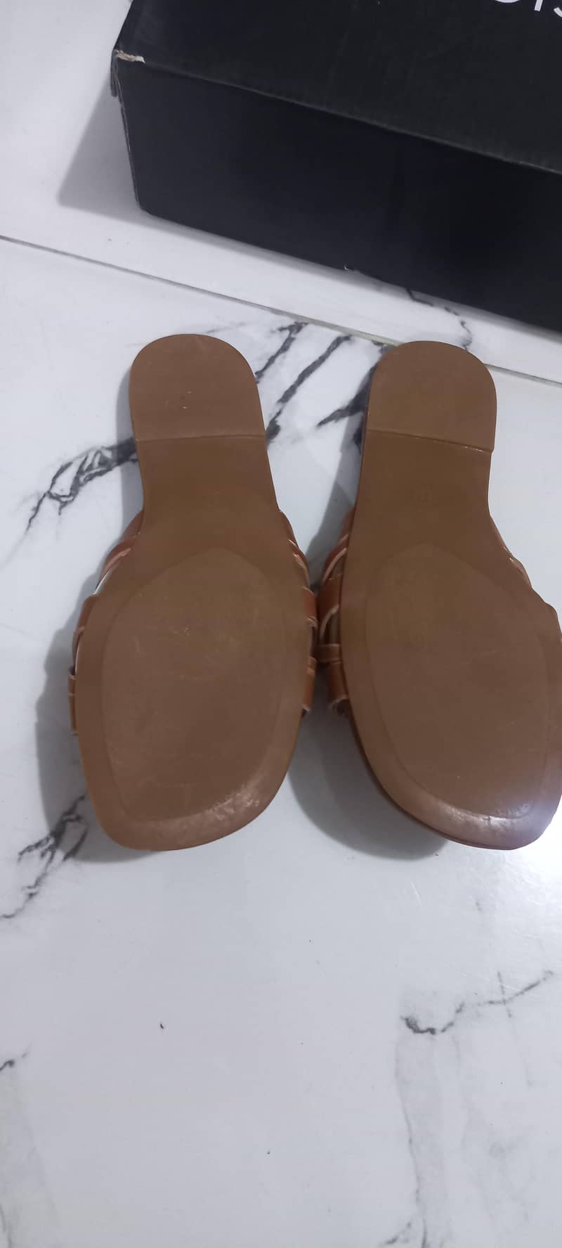 branded flats 2