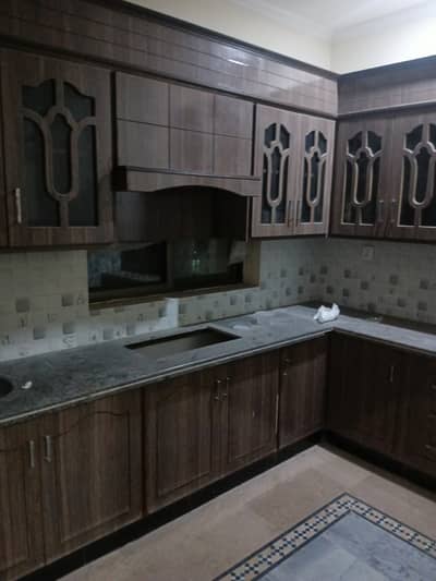 5 Marla 3rd floor available for rent